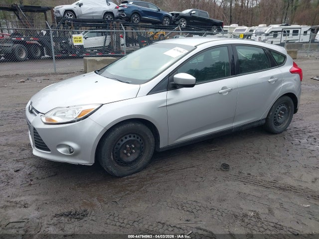 44794963 :رقم المزاد ، 1FAHP3K21CL175672 vin ، 2012 Ford Focus Se مزاد بيع