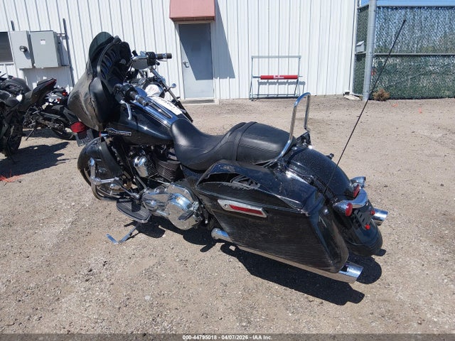 Harley-Davidson FLHX 2023 1HD1KBC14PB660490 Image 3