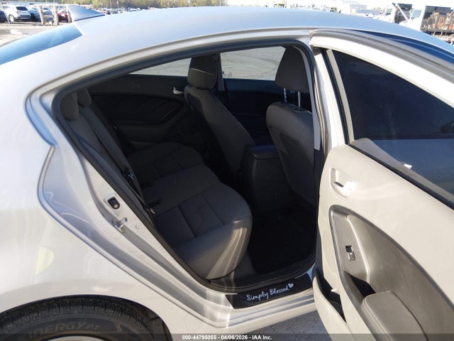 Aukcja sprzedaży 2018 Kia Forte Lx, vin: 3KPFK4A76JE205693, numer aukcji: 44795055
