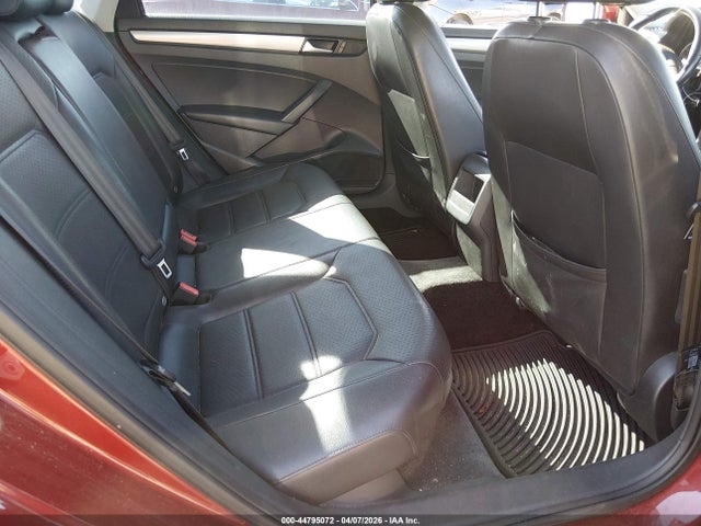 2015 Volkswagen Passat 1.8t Wolfsburg Edition მანქანა იყიდება აუქციონზე, vin: 1VWAT7A35FC088643, აუქციონის ნომერი: 44795072