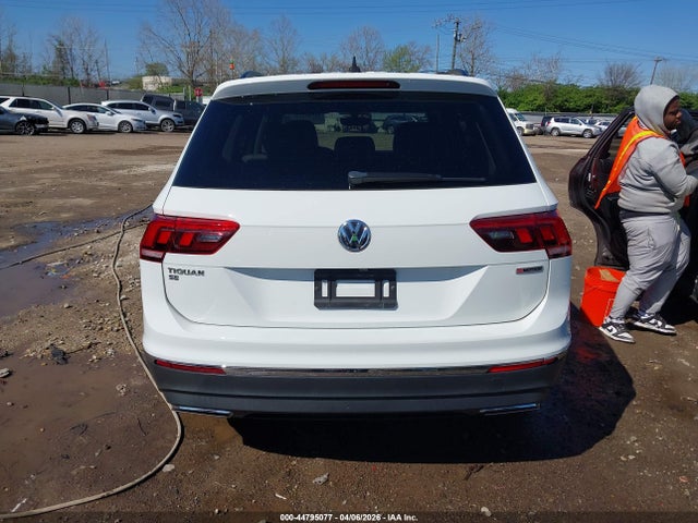 Продаж на аукціоні авто 2021 Volkswagen Tiguan 2.0t Se/2.0t Se R-line Black/2.0t Sel, vin: 3VV2B7AX5MM033040, номер лоту: 44795077