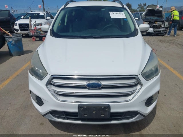 1FMCU0GD8JUA85816 Ford ESCAPE SE