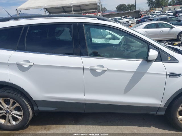 1FMCU0GD8JUA85816 Ford ESCAPE SE