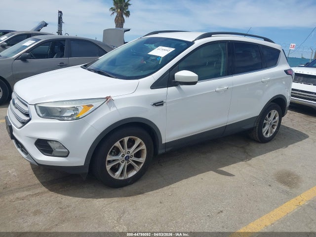 1FMCU0GD8JUA85816 Ford ESCAPE SE