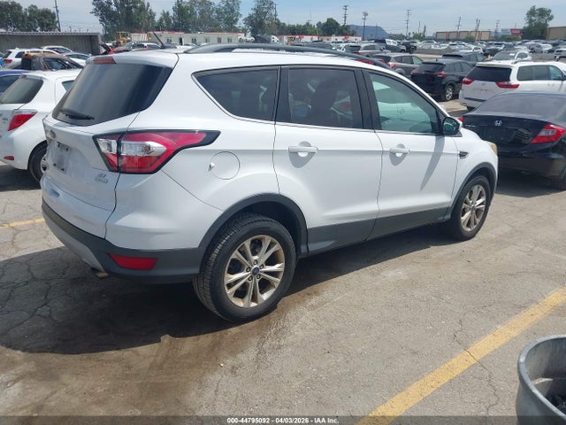 1FMCU0GD8JUA85816 Ford ESCAPE SE