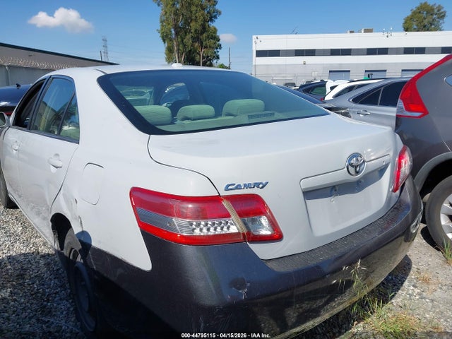 2011 TOYOTA CAMRY 4T4BF3EK0BR174666 Photo 2