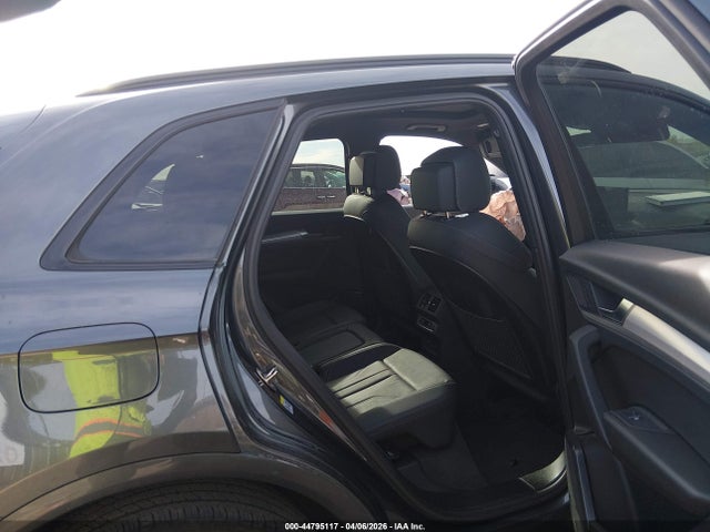 Продаж на аукціоні авто 2024 Audi Q5 Premium 45 Tfsi S Line Quattro, vin: WA1GAAFY4R2107241, номер лоту: 44795117