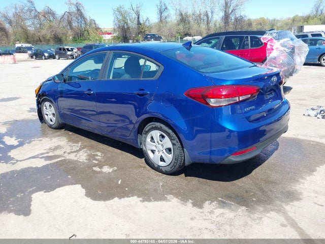 44795168 :رقم المزاد ، 3KPFK4A70HE085559 vin ، 2017 Kia Forte Lx مزاد بيع