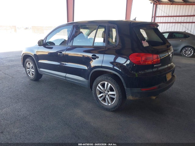 2012 VOLKSWAGEN TIGUAN WVGBV7AX2CW506103 Photo 2