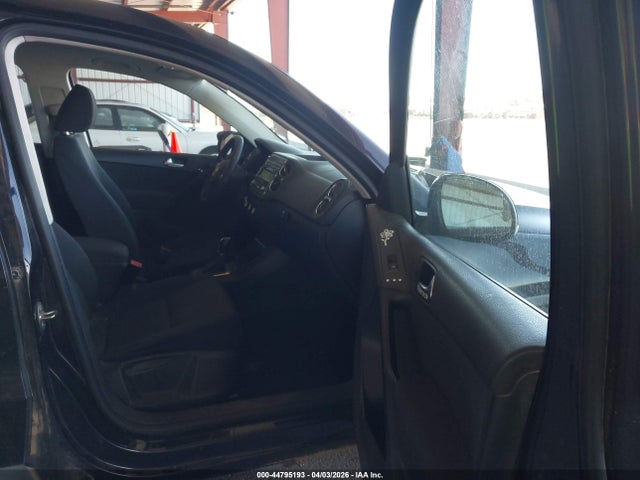 2012 VOLKSWAGEN TIGUAN WVGBV7AX2CW506103 Photo 4