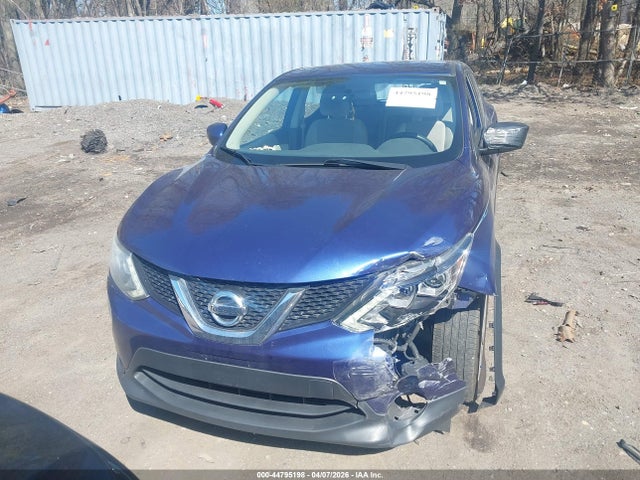 2017 Nissan Rogue Sport S მანქანა იყიდება აუქციონზე, vin: JN1BJ1CR5HW110799, აუქციონის ნომერი: 44795198