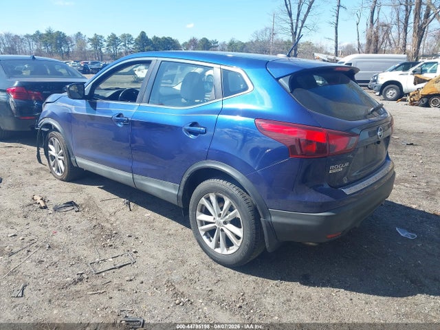 2017 Nissan Rogue Sport S მანქანა იყიდება აუქციონზე, vin: JN1BJ1CR5HW110799, აუქციონის ნომერი: 44795198