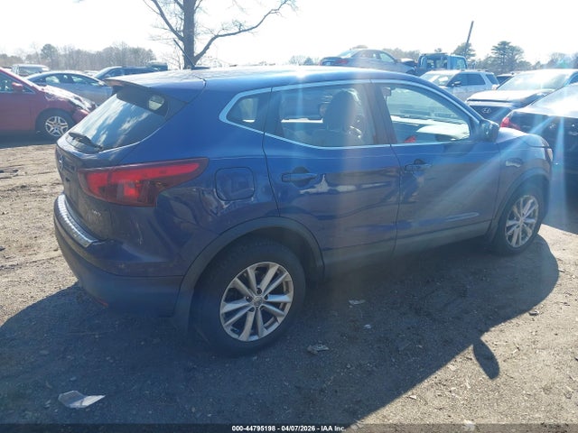 2017 Nissan Rogue Sport S მანქანა იყიდება აუქციონზე, vin: JN1BJ1CR5HW110799, აუქციონის ნომერი: 44795198