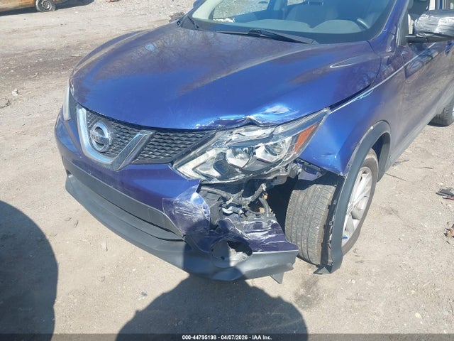 2017 Nissan Rogue Sport S მანქანა იყიდება აუქციონზე, vin: JN1BJ1CR5HW110799, აუქციონის ნომერი: 44795198