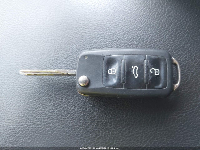 2013 VOLKSWAGEN PASSAT 1VWBP7A34DC140351 Photo 10