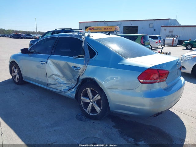 2013 VOLKSWAGEN PASSAT 1VWBP7A34DC140351 Photo 2