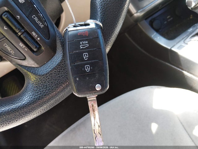 5XXGM4A7XFG477872 KIA Optima Lx