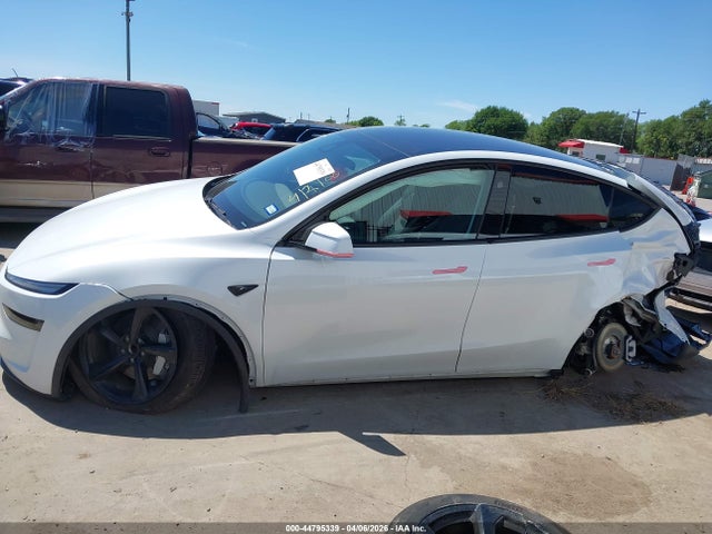 7SAYGDED0TA609063 Tesla Model Y Premium Rear-wheel Drive/standard Rear-wheel Drive