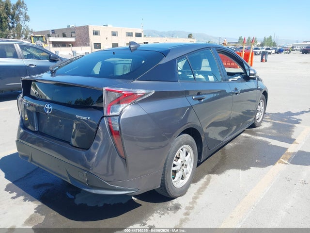 JTDKARFU3G3016139 Toyota Prius Three Touring