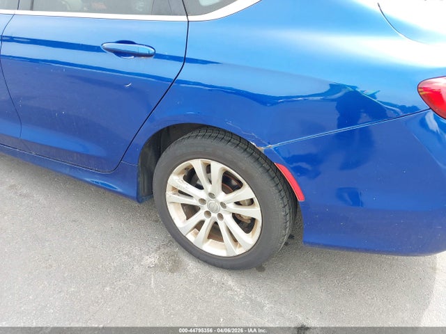 Aukcja sprzedaży 2015 Chrysler 200 Limited, vin: 1C3CCCAB2FN657405, numer aukcji: 44795356