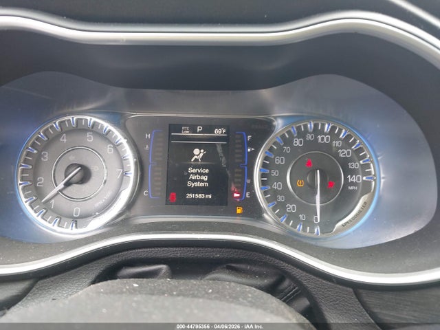 Aukcja sprzedaży 2015 Chrysler 200 Limited, vin: 1C3CCCAB2FN657405, numer aukcji: 44795356