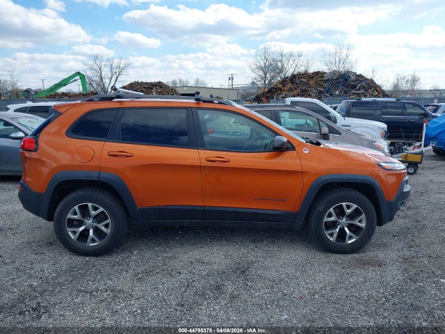 Продажа на аукционе авто 2015 Jeep Cherokee Trailhawk, vin: 1C4PJMBBXFW576847, номер лота: 44795378