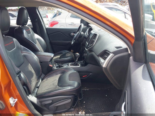 Продажа на аукционе авто 2015 Jeep Cherokee Trailhawk, vin: 1C4PJMBBXFW576847, номер лота: 44795378
