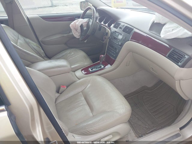 44795410 :رقم المزاد ، JTHBF30G120066628 vin ، 2002 Lexus Es 300 مزاد بيع