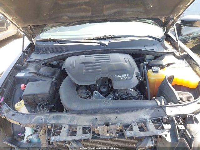 2C3CCABG5EH341762 Chrysler 300 300s