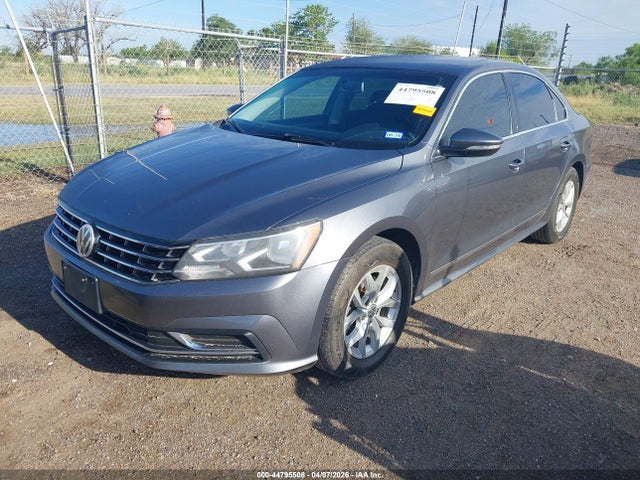 2017 Volkswagen Passat 1.8t S მანქანა იყიდება აუქციონზე, vin: 1VWAT7A32HC074766, აუქციონის ნომერი: 44795508