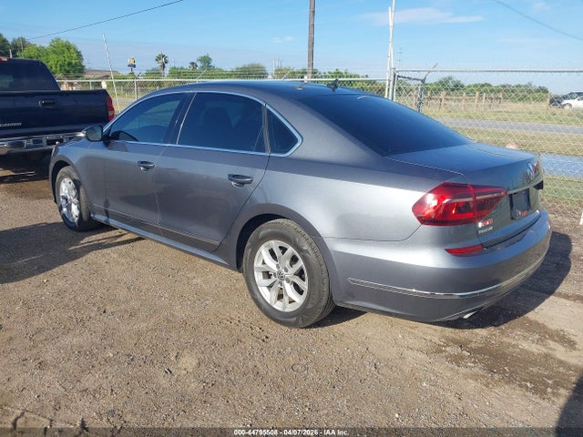 2017 Volkswagen Passat 1.8t S მანქანა იყიდება აუქციონზე, vin: 1VWAT7A32HC074766, აუქციონის ნომერი: 44795508