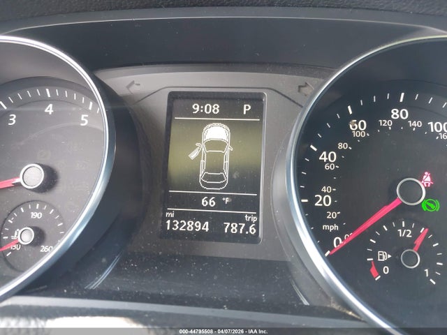 2017 Volkswagen Passat 1.8t S მანქანა იყიდება აუქციონზე, vin: 1VWAT7A32HC074766, აუქციონის ნომერი: 44795508