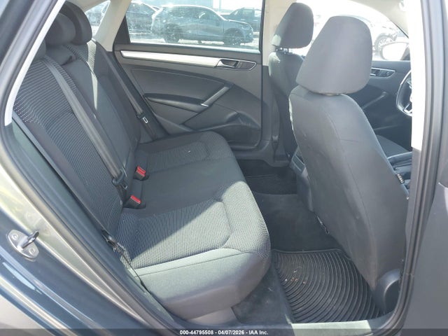 2017 Volkswagen Passat 1.8t S მანქანა იყიდება აუქციონზე, vin: 1VWAT7A32HC074766, აუქციონის ნომერი: 44795508