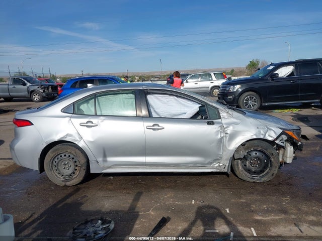 Toyota COROLLA LE 2022 JTDEPMAE7NJ194451 Image 14