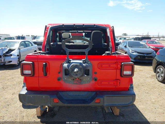 1C4HJXEN8MW864844 Jeep Wrangler Unlimited Sahara