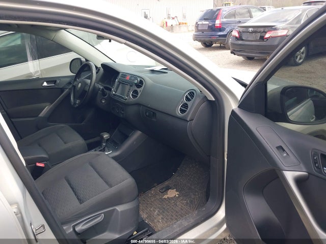 Auction sale of the 2010 Volkswagen Tiguan Se, vin: WVGBV7AX0AW504279, lot number: 44795655