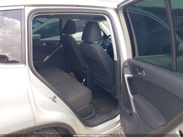 Auction sale of the 2010 Volkswagen Tiguan Se, vin: WVGBV7AX0AW504279, lot number: 44795655