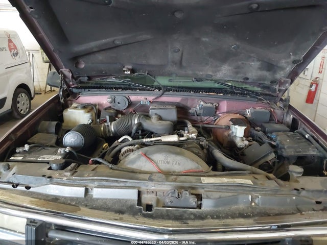 44795660 :رقم المزاد ، 1GNEK13R2TJ371487 vin ، 1996 Chevrolet Tahoe K1500 مزاد بيع