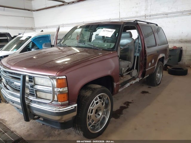 44795660 :رقم المزاد ، 1GNEK13R2TJ371487 vin ، 1996 Chevrolet Tahoe K1500 مزاد بيع