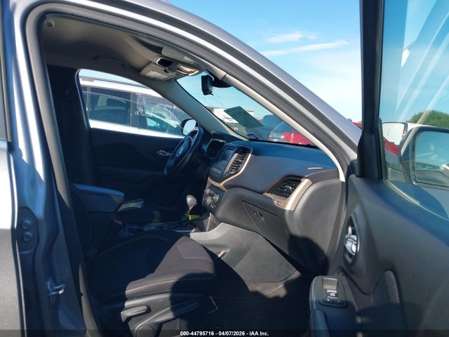 Продаж на аукціоні авто 2015 Jeep Cherokee Latitude, vin: 1C4PJLCS1FW642503, номер лоту: 44795716