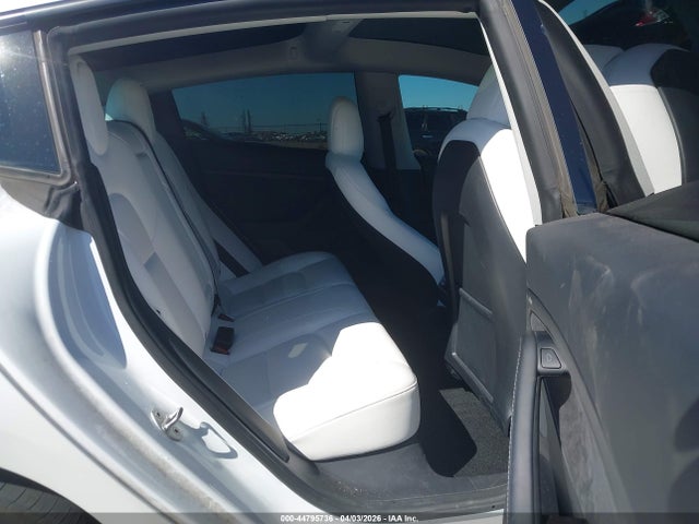 44795736 :رقم المزاد ، 5YJ3E1EBXNF263796 vin ، 2022 Tesla Model 3 Long Range Dual Motor All-wheel Drive مزاد بيع