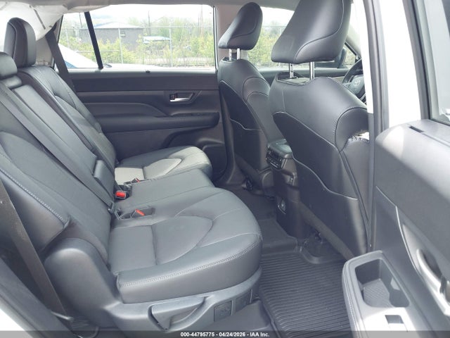 5TDAAAB52TS116303 Toyota Grand Highlander Limited