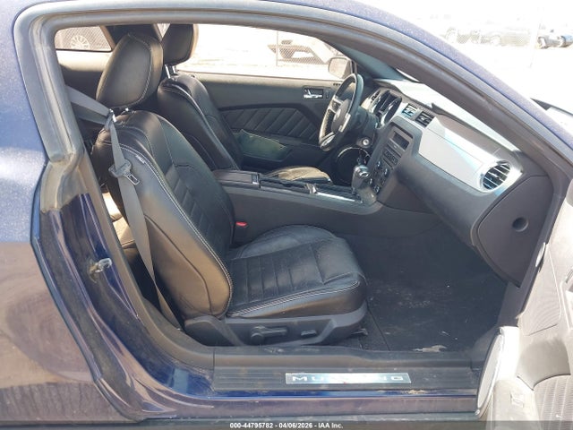2010 Ford Mustang V6/v6 Premium მანქანა იყიდება აუქციონზე, vin: 1ZVBP8AN5A5165881, აუქციონის ნომერი: 44795782