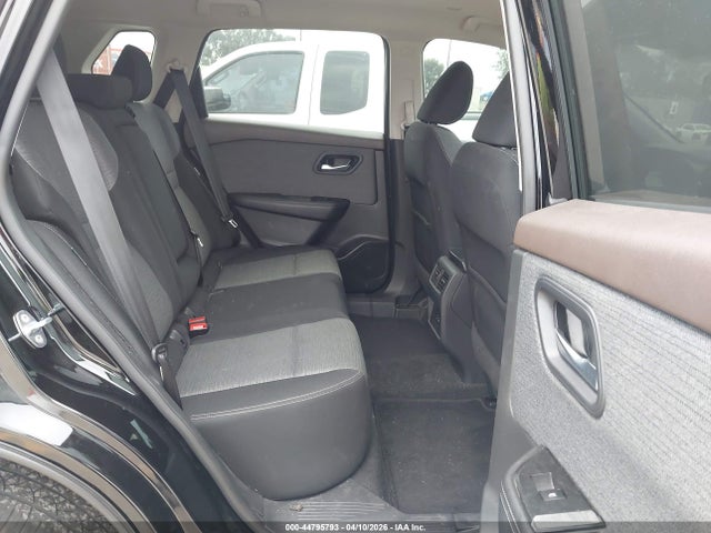 5N1BT3BA9NC695149 Nissan Rogue Sv Fwd
