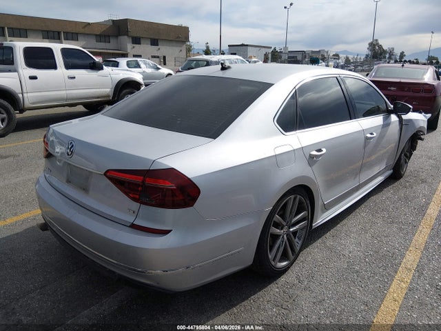 1VWDT7A36HC040049 Volkswagen Passat 1.8t R-line