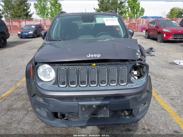 ZACCJABB1JPG92229 Jeep Renegade Latitude Fwd