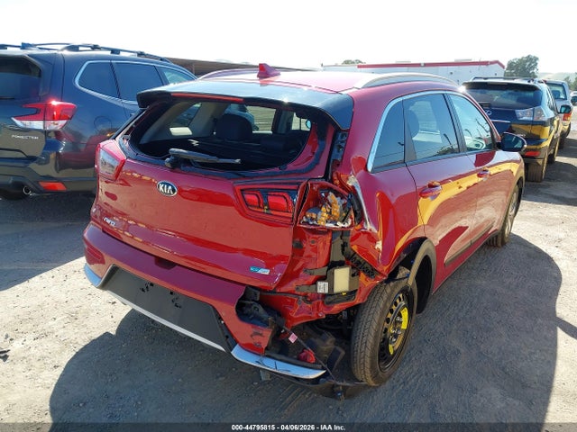 KNDCE3LC9J5174286 KIA NIRO EX