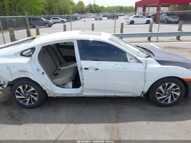 Продажа на аукционе авто 2017 Honda Civic Ex, vin: 2HGFC2F74HH519563, номер лота: 44795831