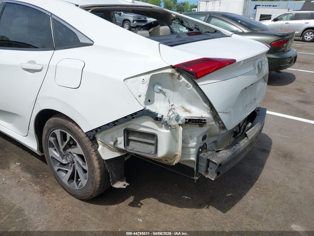 Продажа на аукционе авто 2017 Honda Civic Ex, vin: 2HGFC2F74HH519563, номер лота: 44795831