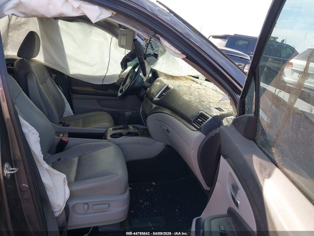 Продажа на аукционе авто 2017 Honda Pilot Ex-l, vin: 5FNYF5H5XHB025497, номер лота: 44795843